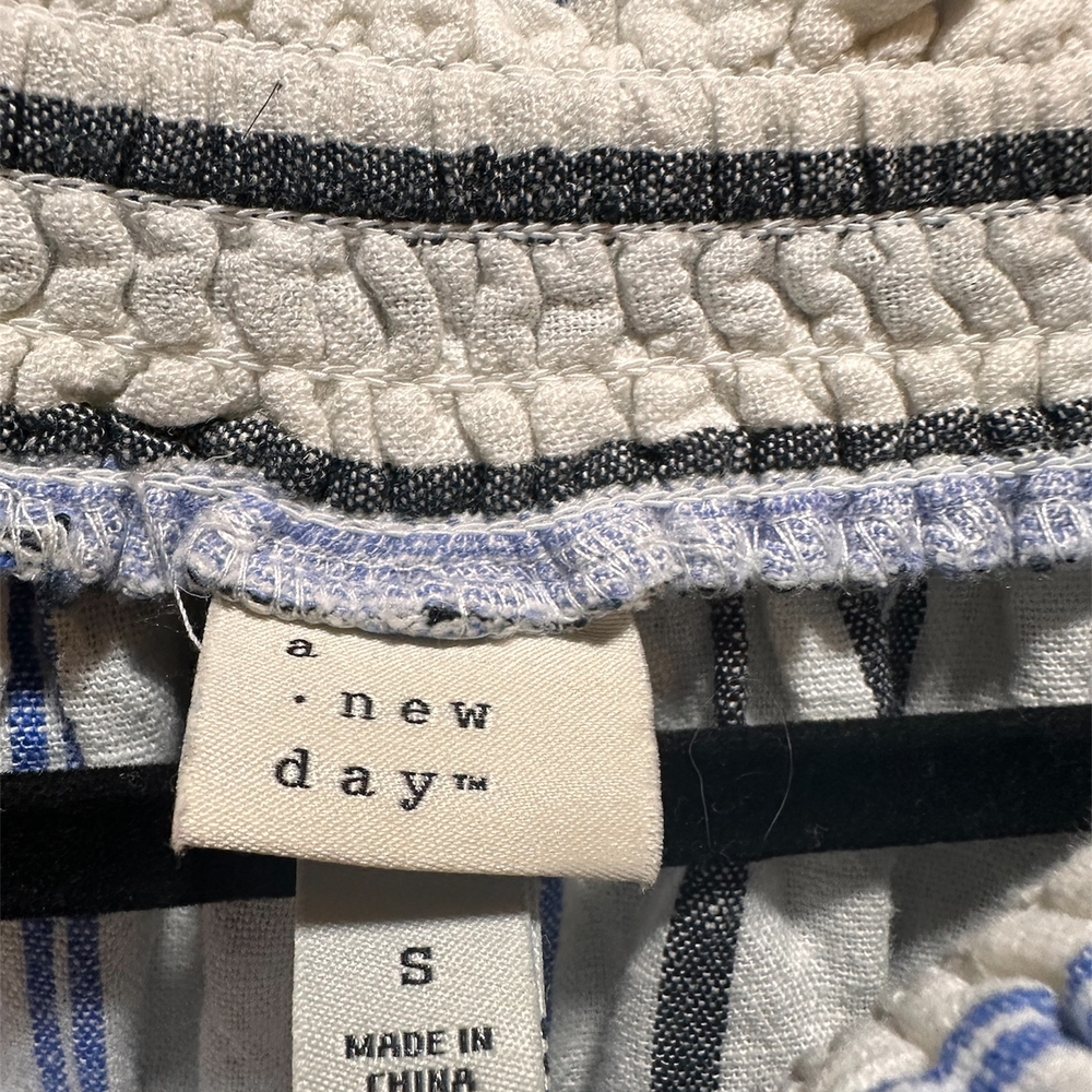 A New Day Textured Cream and Black Top